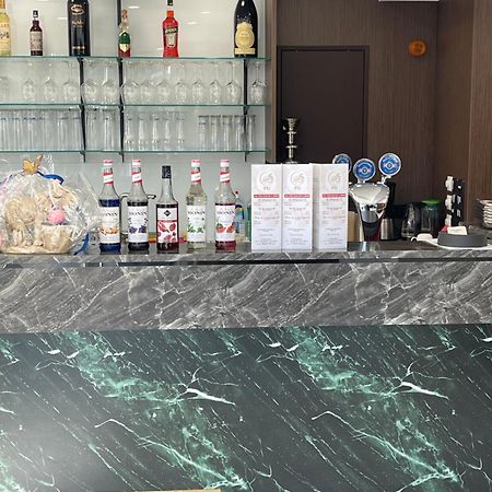 Hotel Wasserpalast - Breakfast For Free!!! Грац Екстериор снимка